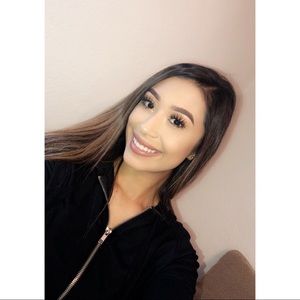 Meet your Posher, Niya